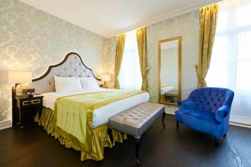 stanhope hotel by thon hotels king bed